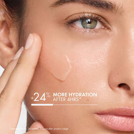 After 4 hours, people have seen 24% more hydration on their face after using Mineral 89 Hyaluronic Acid Serum.