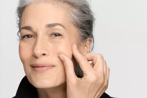 How-to-Fight-Dark-Spots-and-the-Signs-of-Aging-with-Vitamin-C
